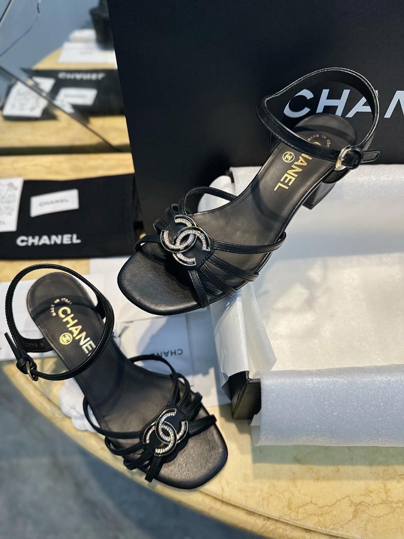 Chanel 25P Wmns Sandal 044