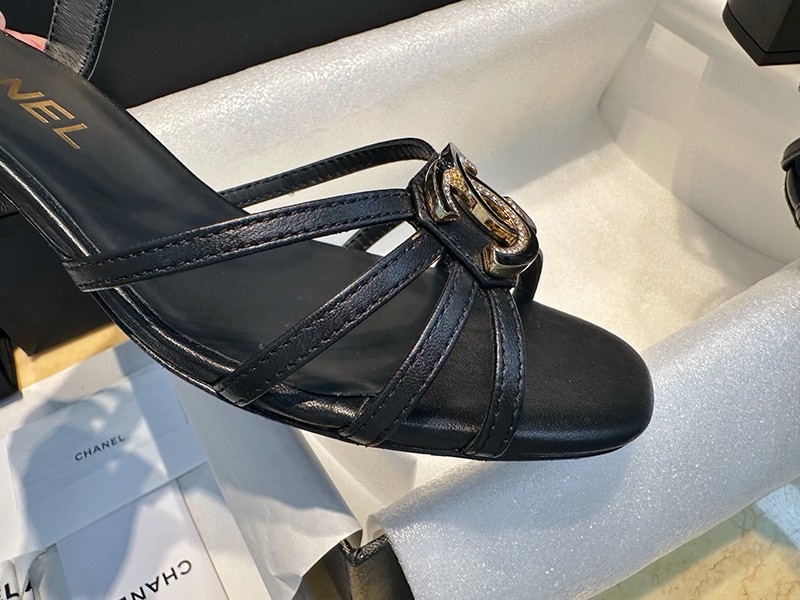 Chanel 25P Wmns Sandal 044
