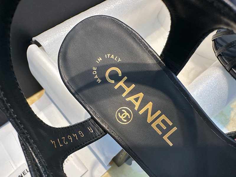 Chanel 25P Wmns Sandal 044