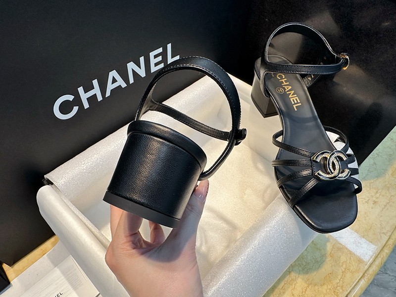 Chanel 25P Wmns Sandal 044