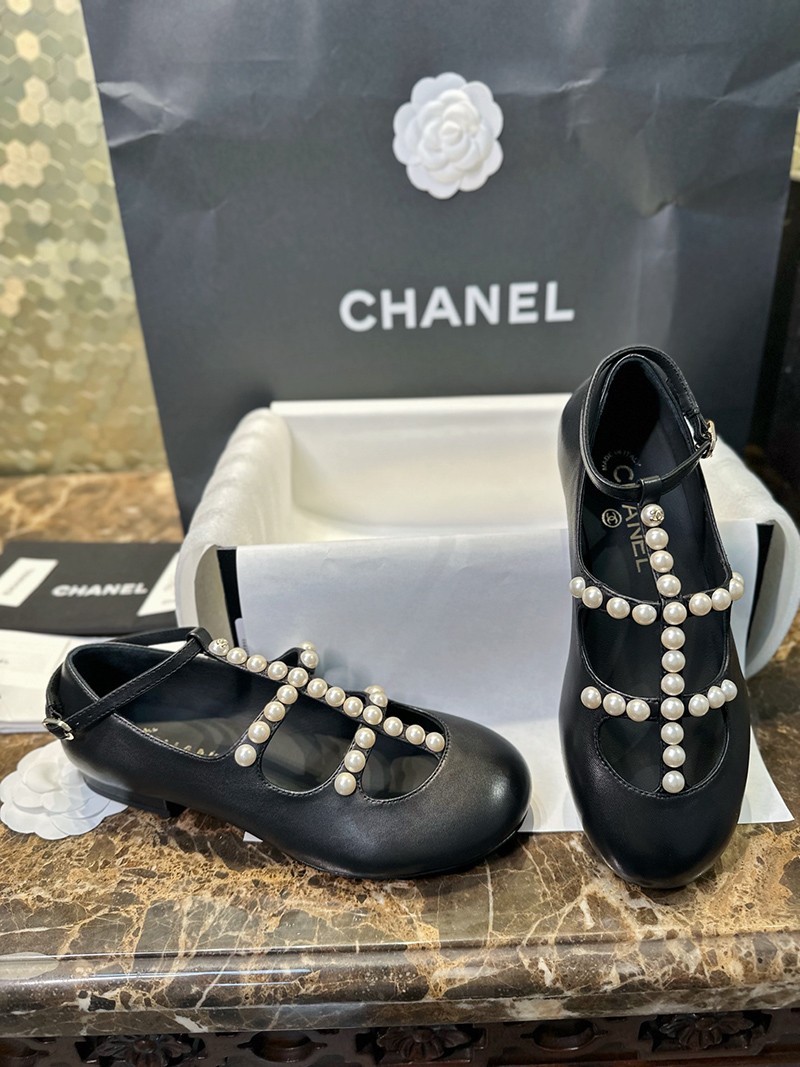 Chanel 24A Wmns Shoe 041
