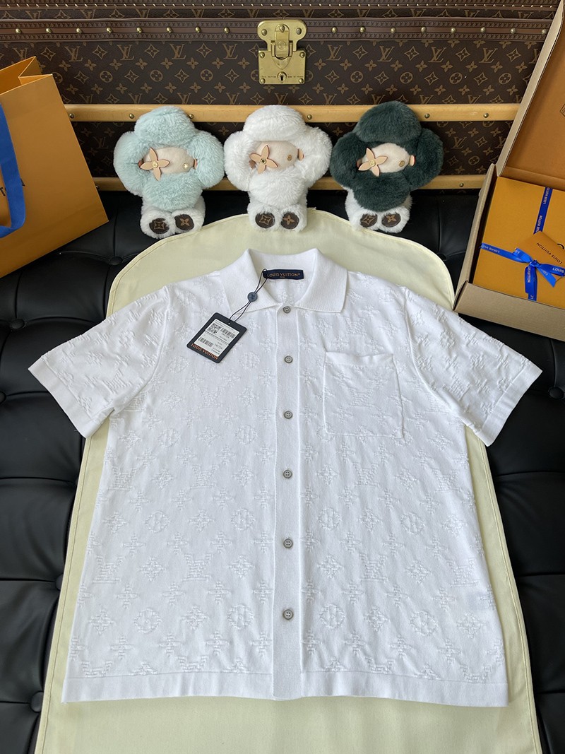 LV T-shirt 070