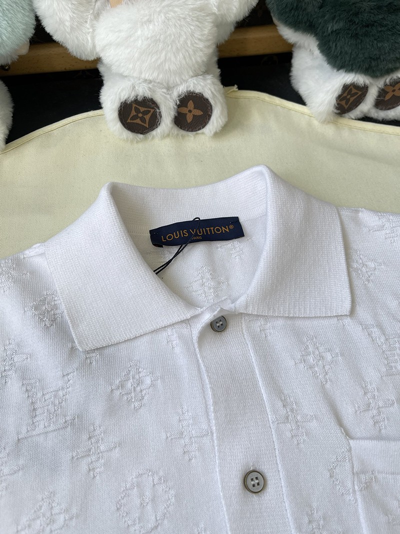 LV T-shirt 070