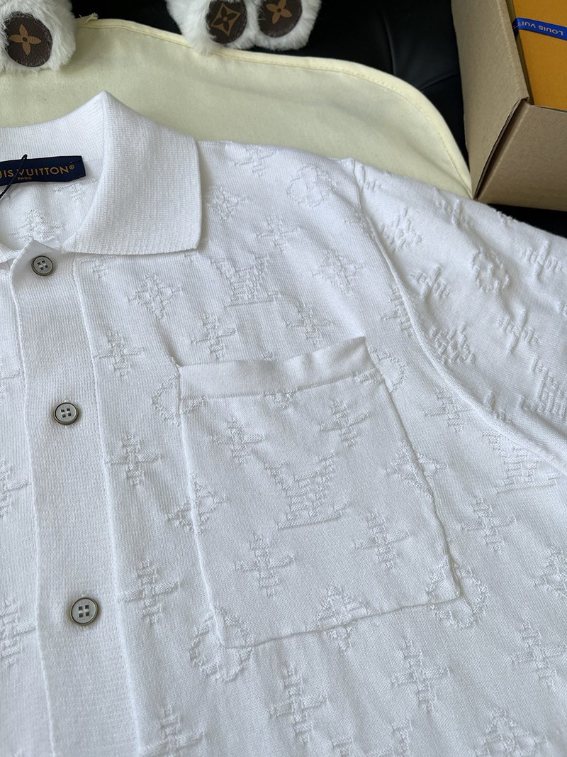 LV T-shirt 070