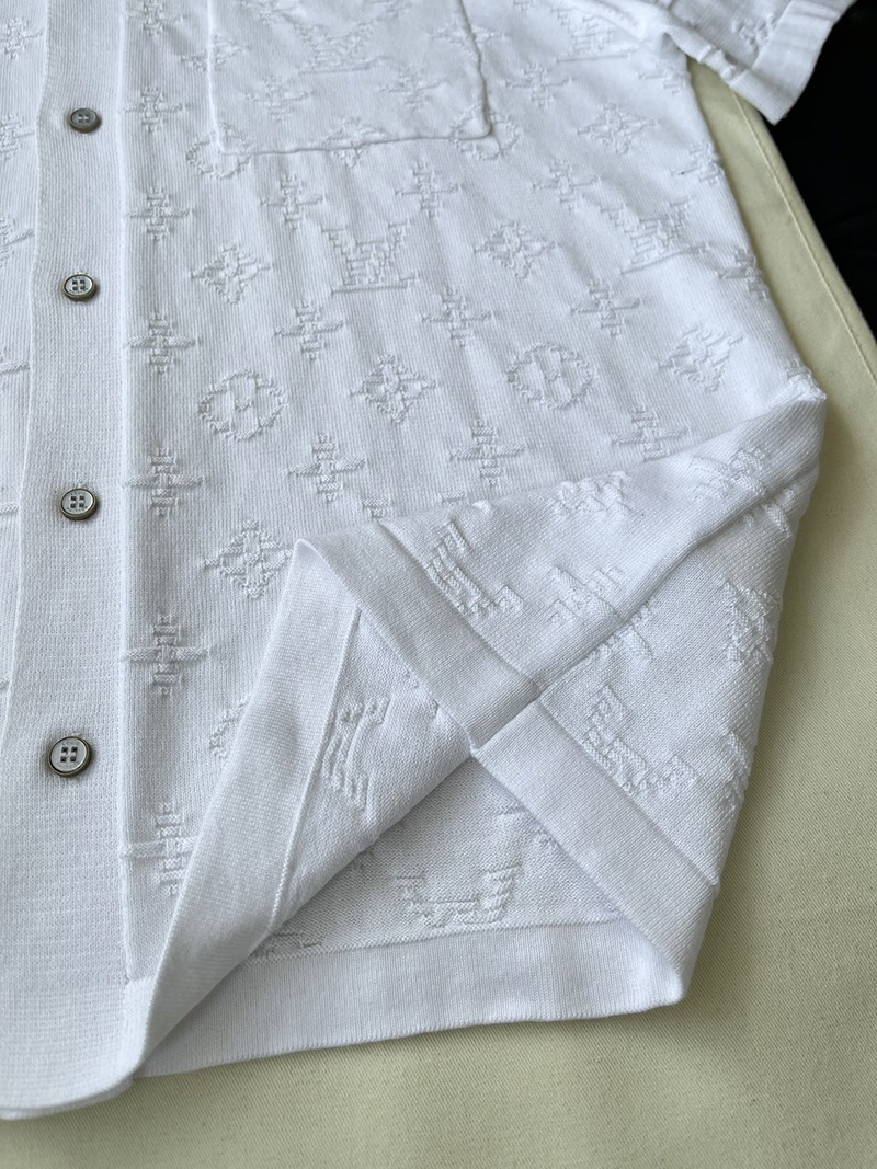 LV T-shirt 070