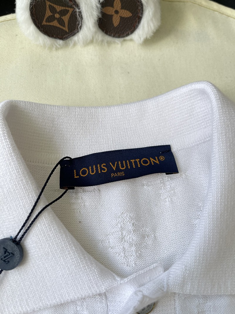 LV T-shirt 070