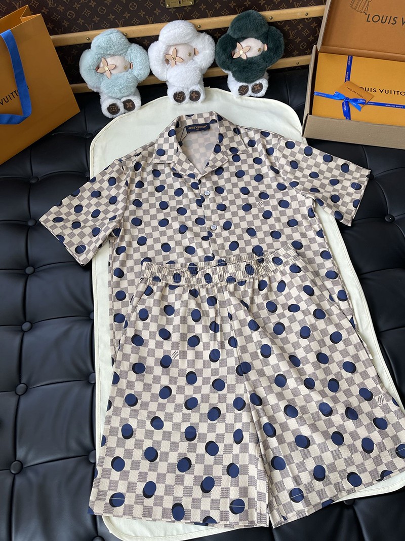 LV T-shirt 068