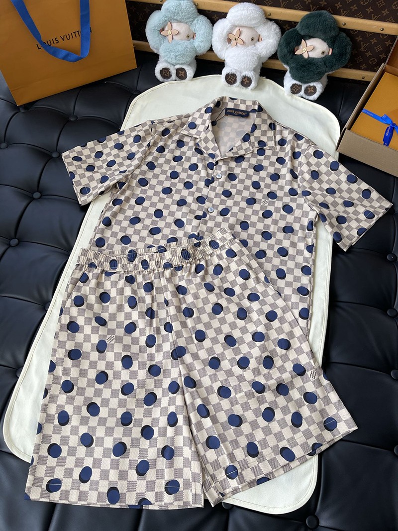 LV T-shirt 068