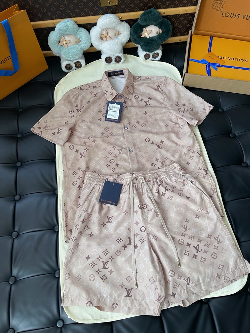 LV T-shirt 066