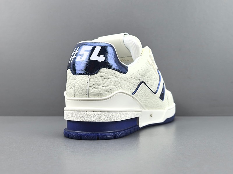 LV Trainer Sneaker 096