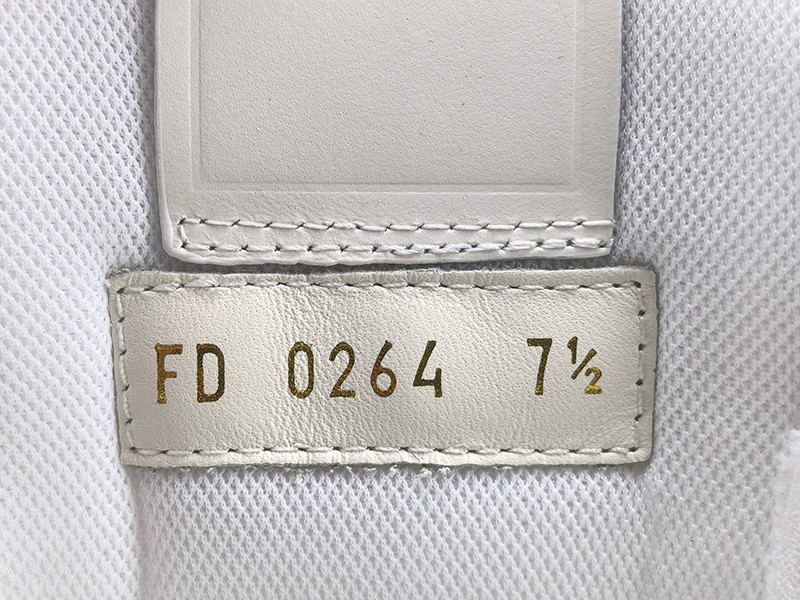 LV Trainer Sneaker 096