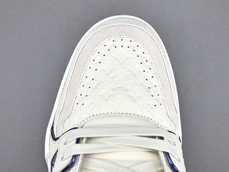LV Trainer Sneaker 096