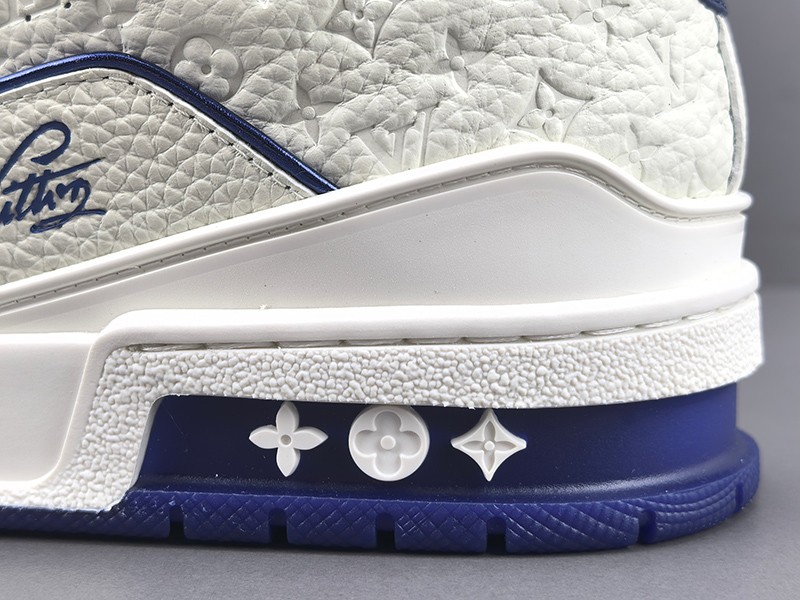 LV Trainer Sneaker 096
