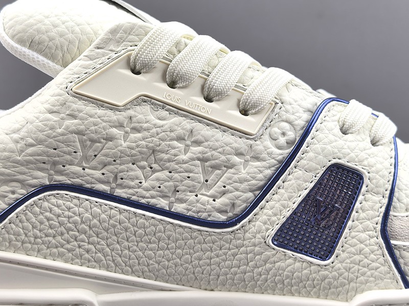 LV Trainer Sneaker 096