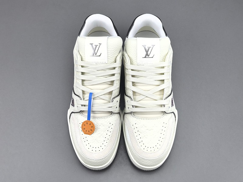 LV Trainer Sneaker 098