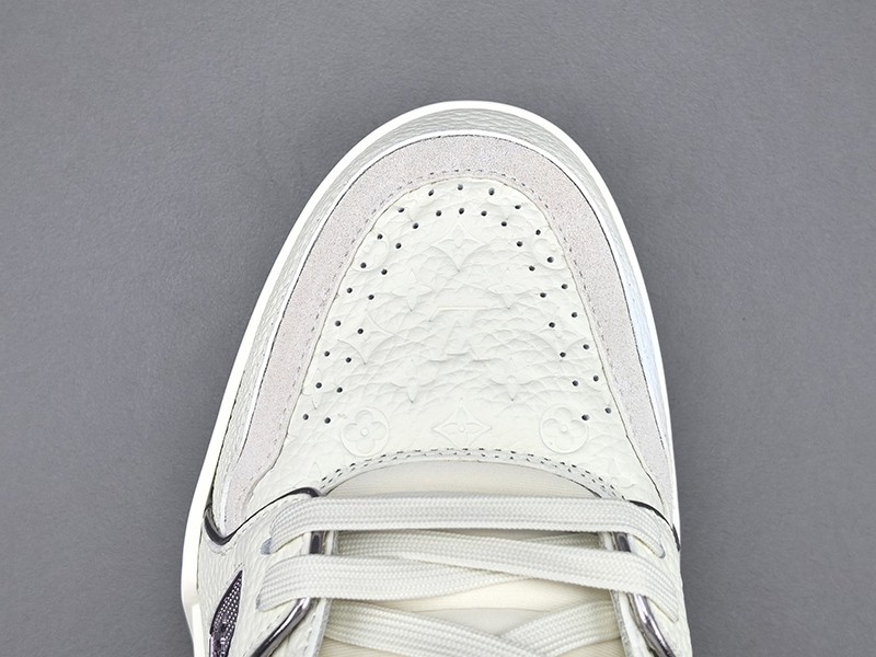 LV Trainer Sneaker 098