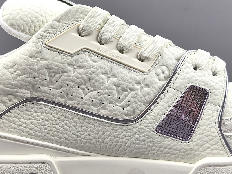 LV Trainer Sneaker 098