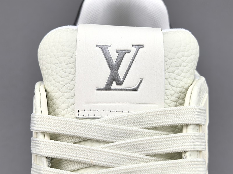 LV Trainer Sneaker 098