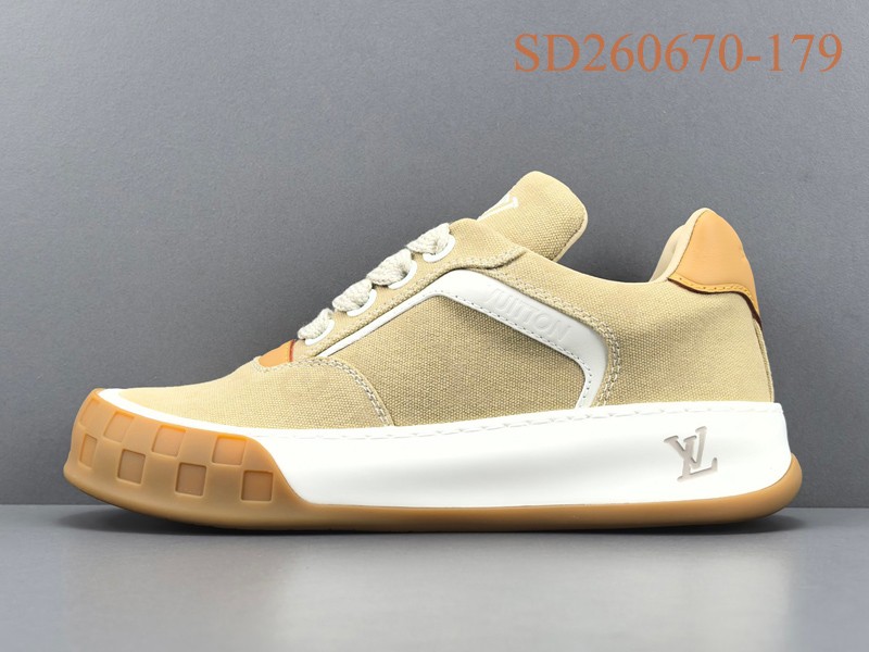 LV Trainer Sneaker 087