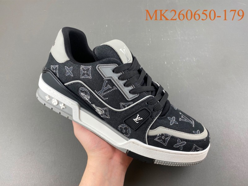 LV Trainer Sneaker X2 080