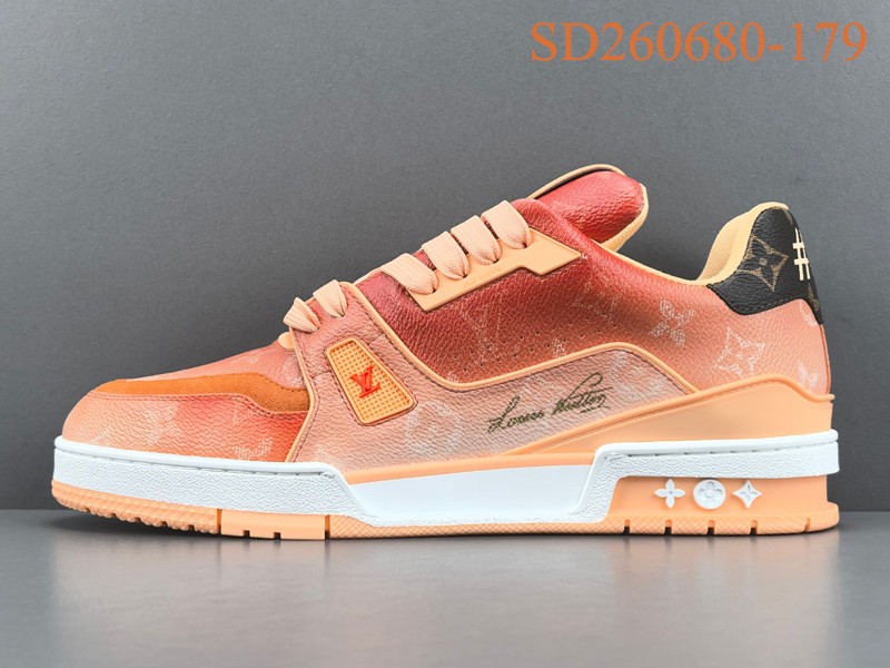 LV Trainer Sneaker 093