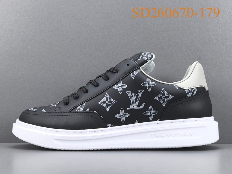 LV Trainer Sneaker 090