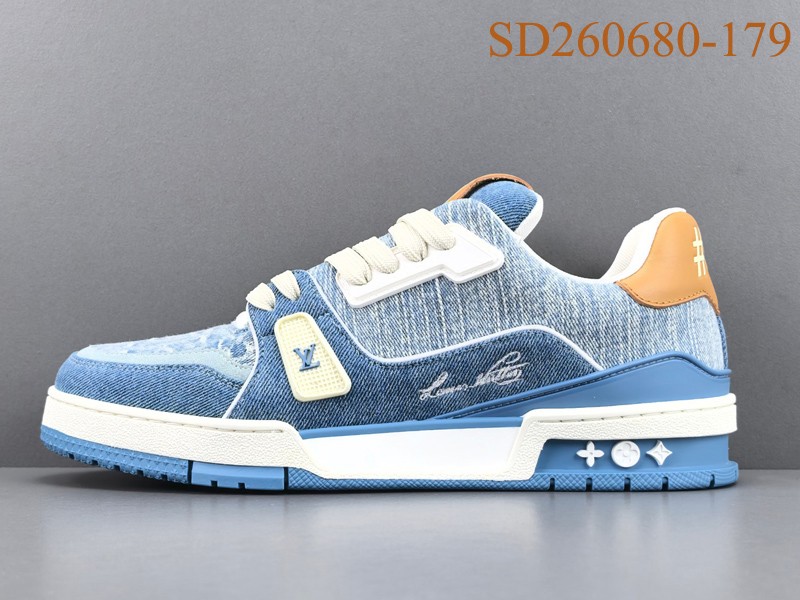 LV Trainer Sneaker 092