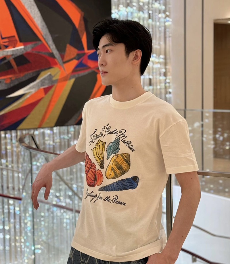 LV T-shirt 085