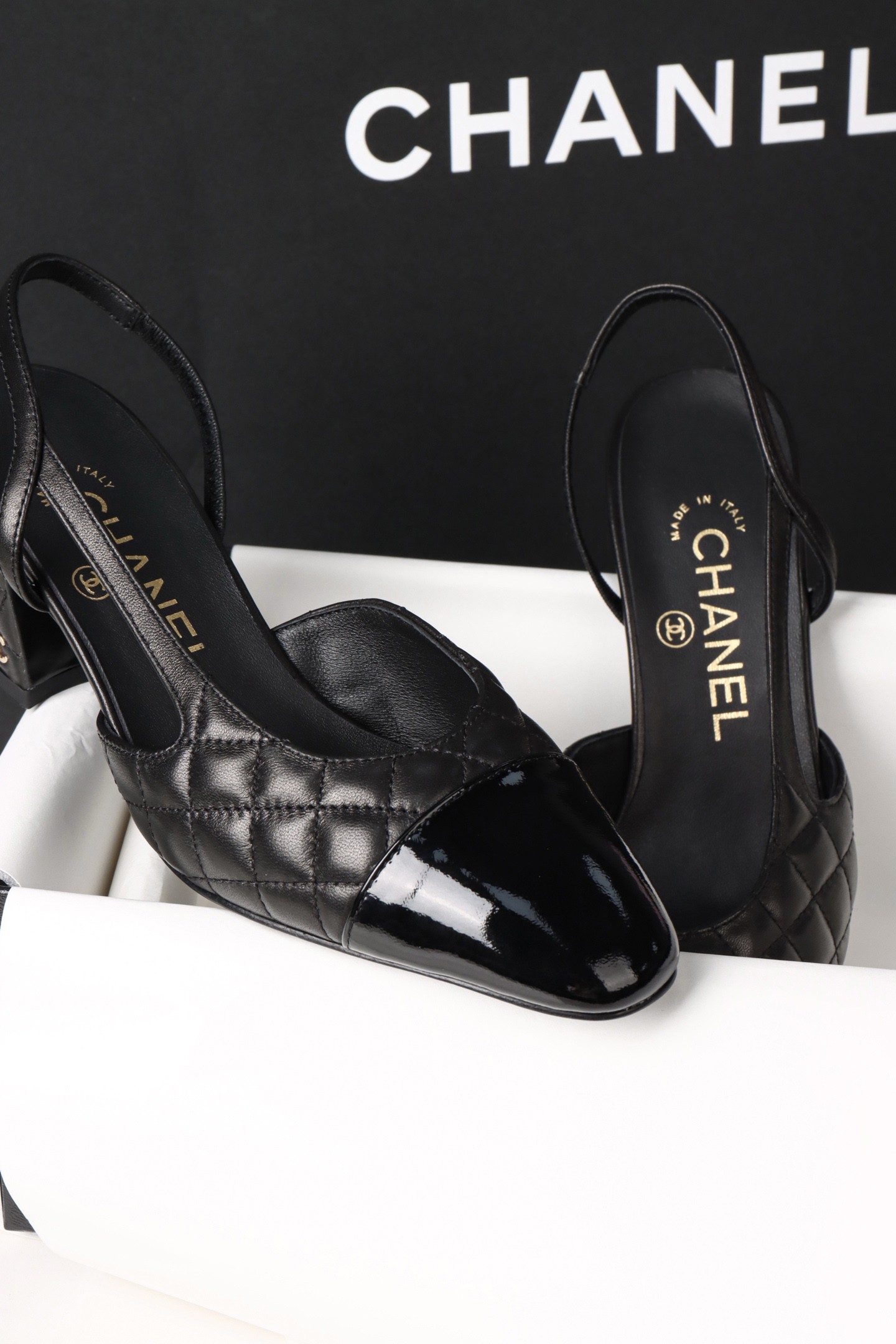 Chanel 25K Slingback High Heel 046