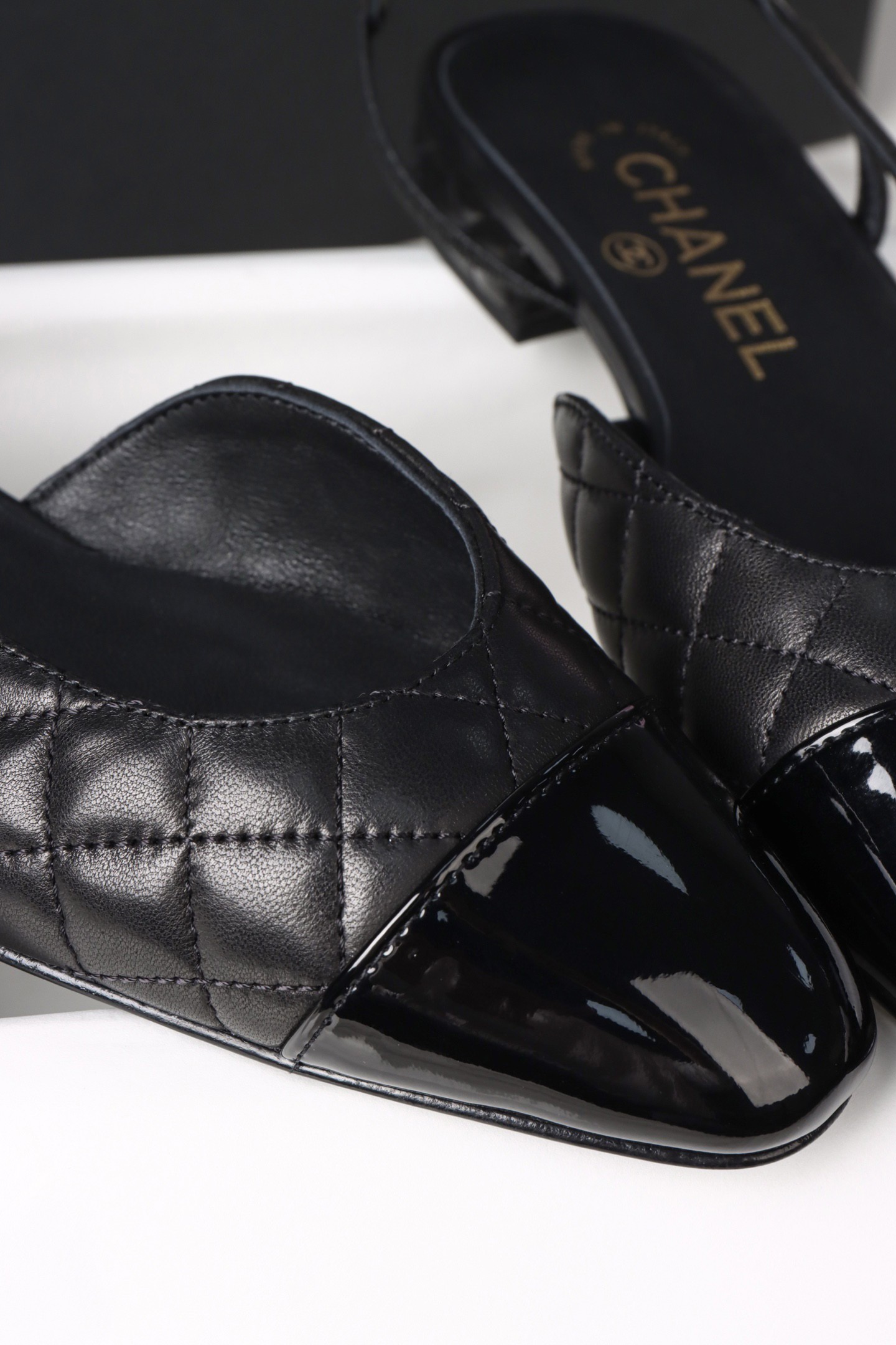 Chanel 25K Slingback Flat 045