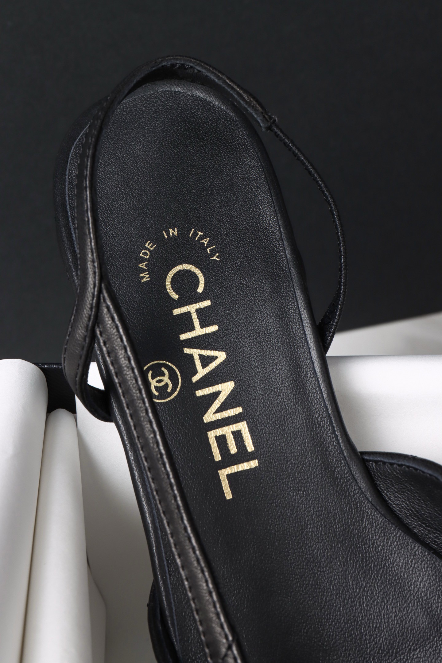 Chanel 25K Slingback Flat 045