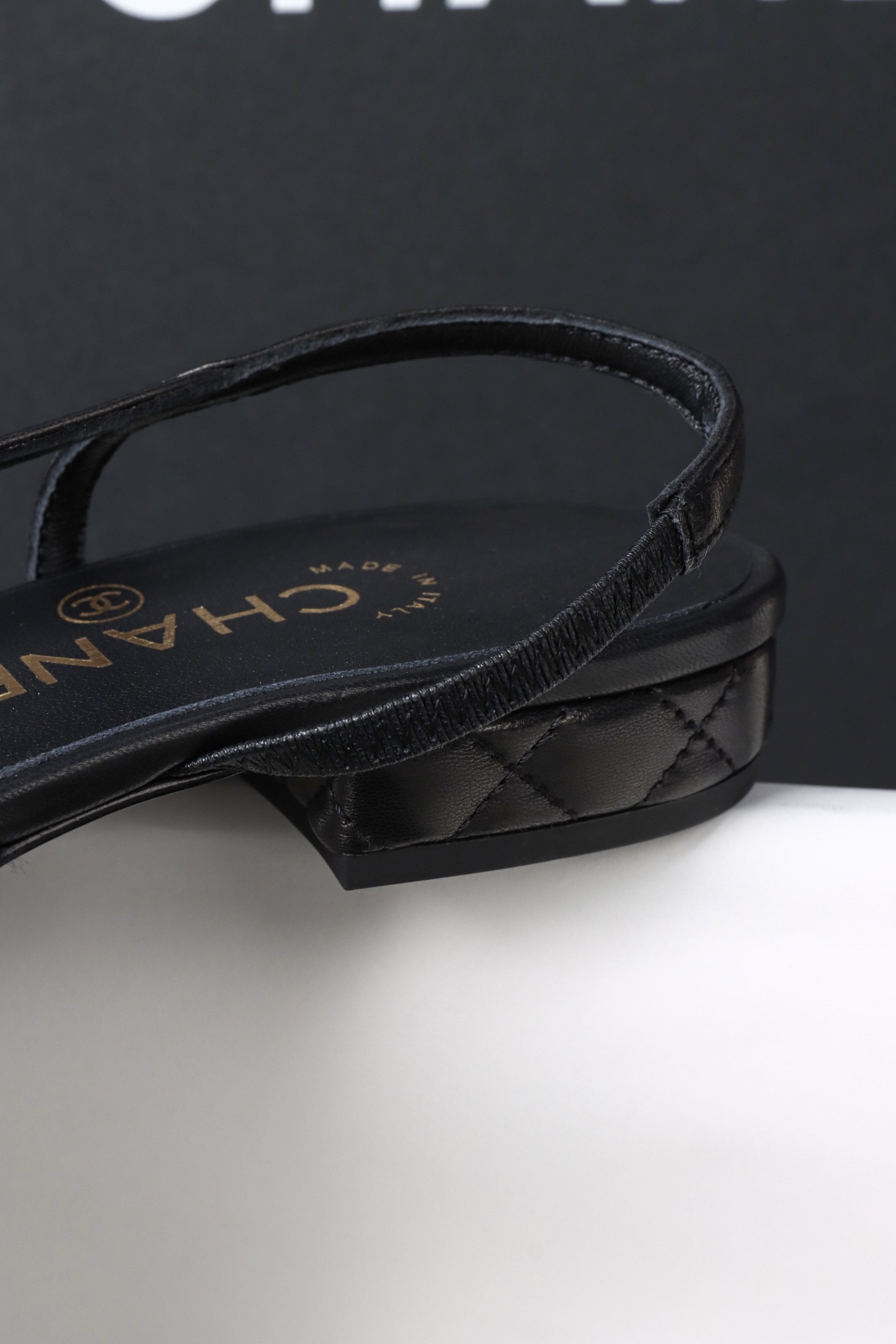 Chanel 25K Slingback Flat 045