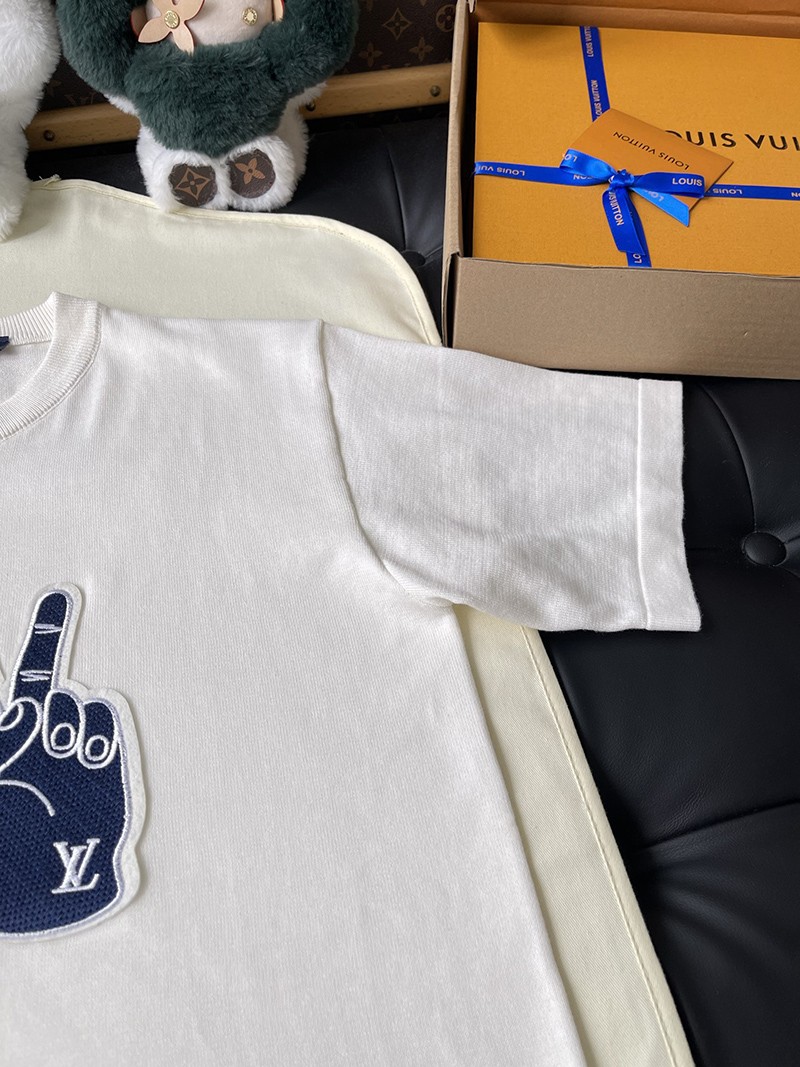 LV T-shirt 073
