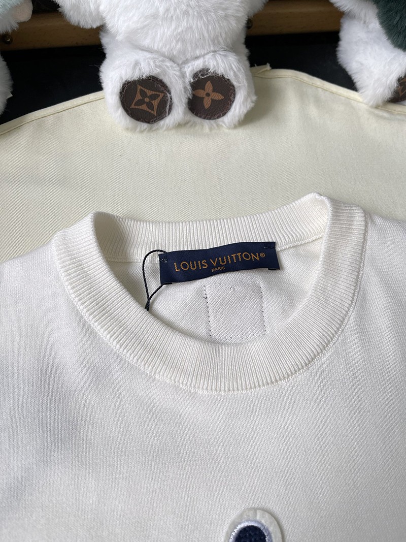 LV T-shirt 073