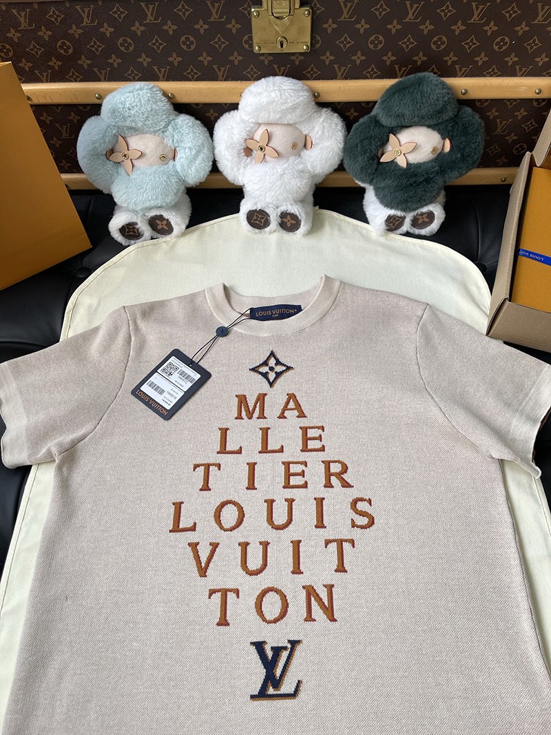 LV T-shirt 074