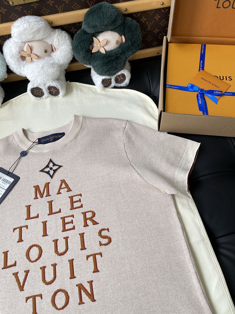 LV T-shirt 074
