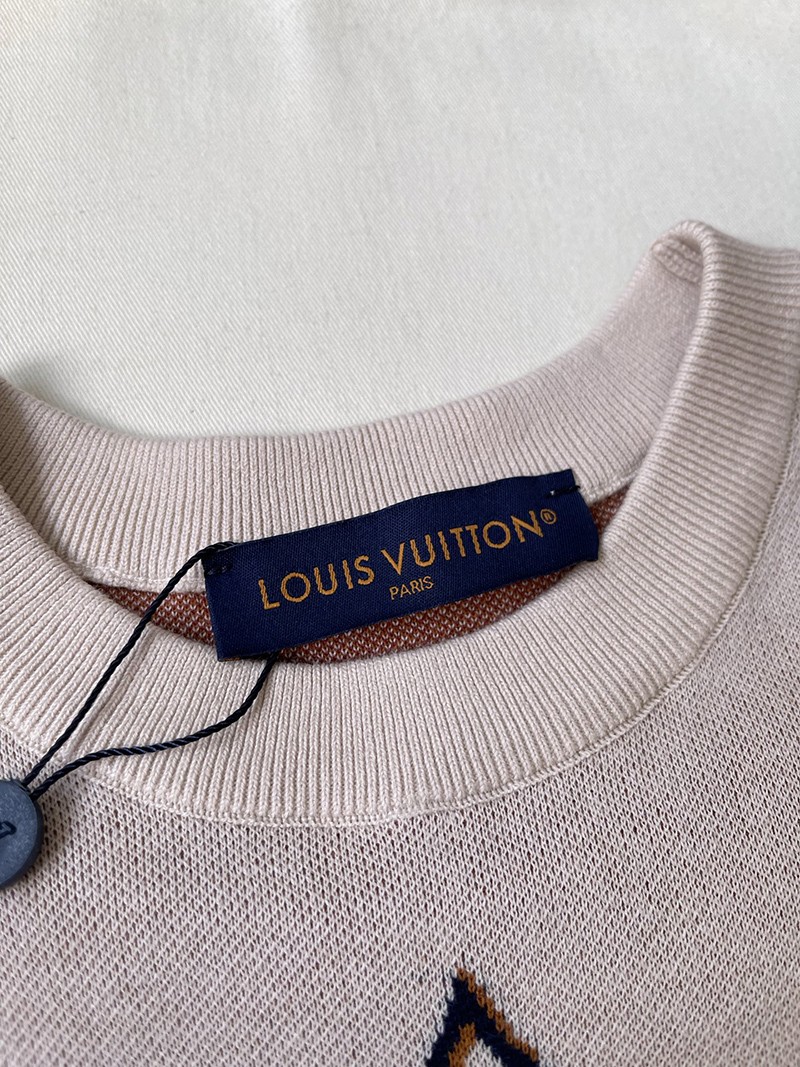 LV T-shirt 074