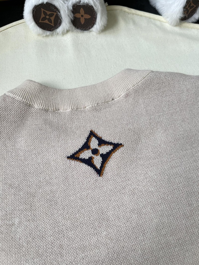 LV T-shirt 074