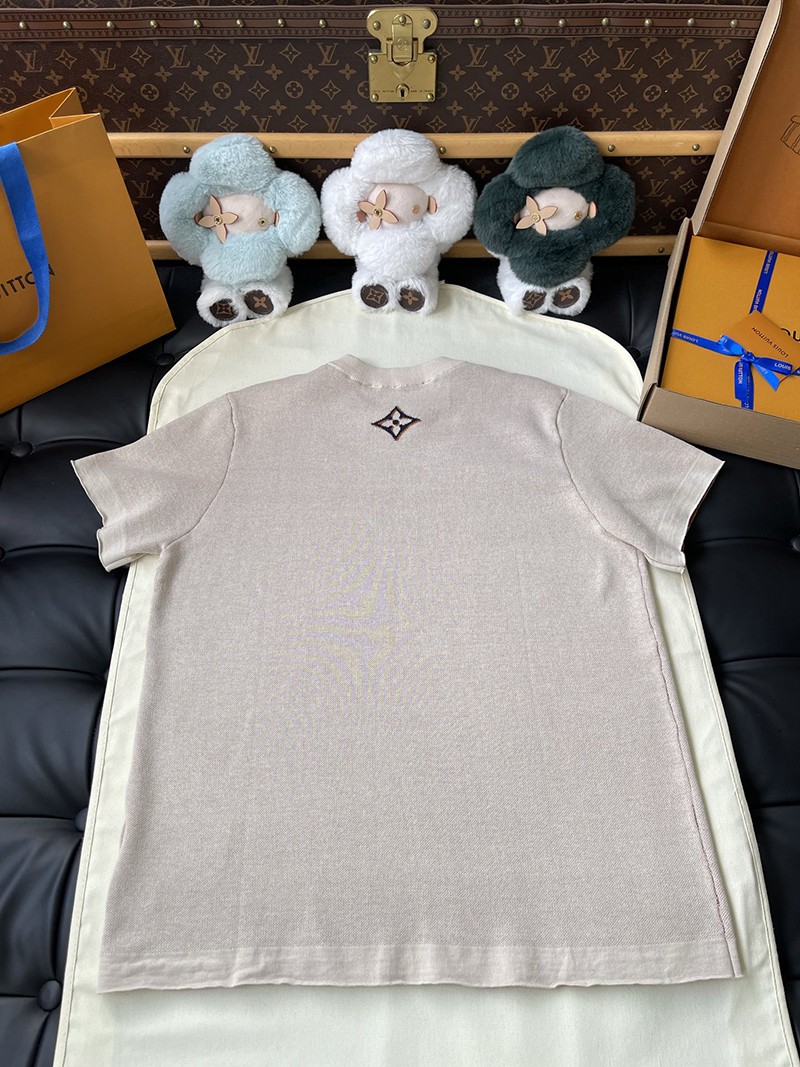 LV T-shirt 074