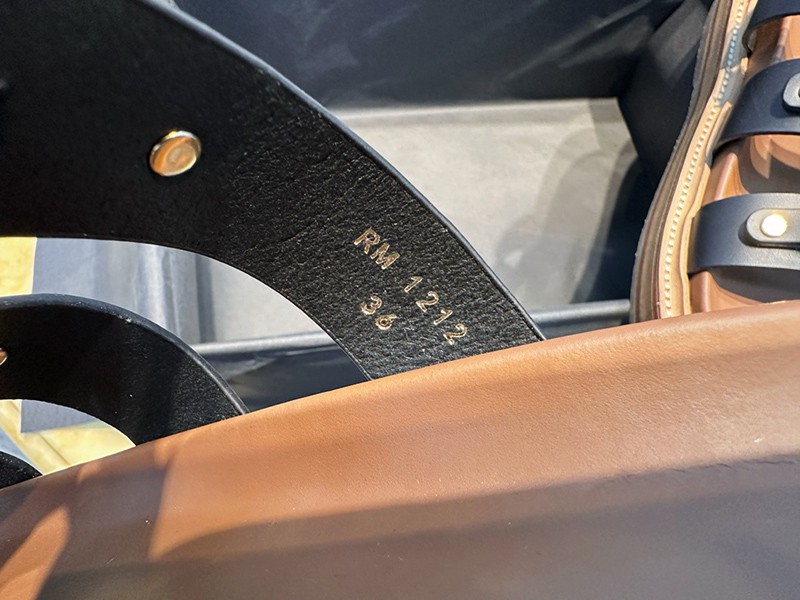 Celine Wmns Sandal 005