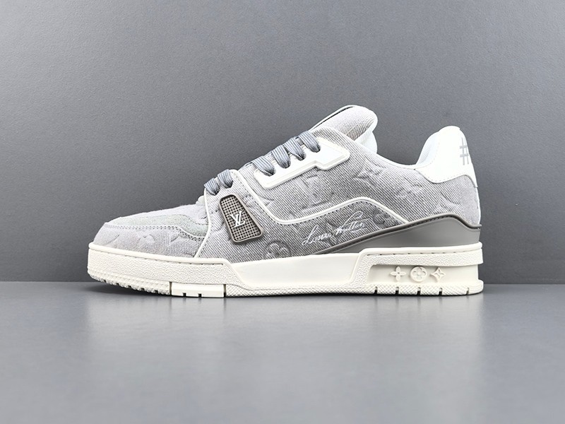 LV Trainer Sneaker 100