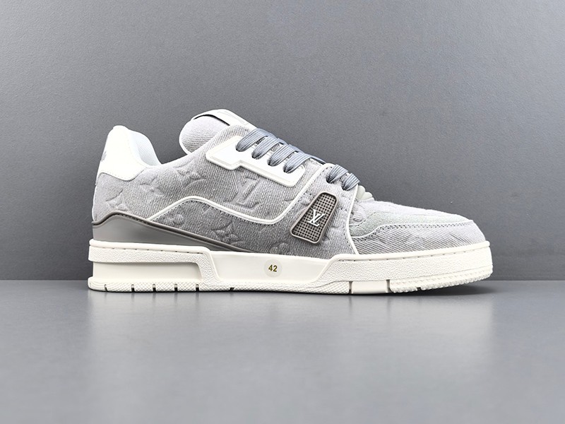 LV Trainer Sneaker 100
