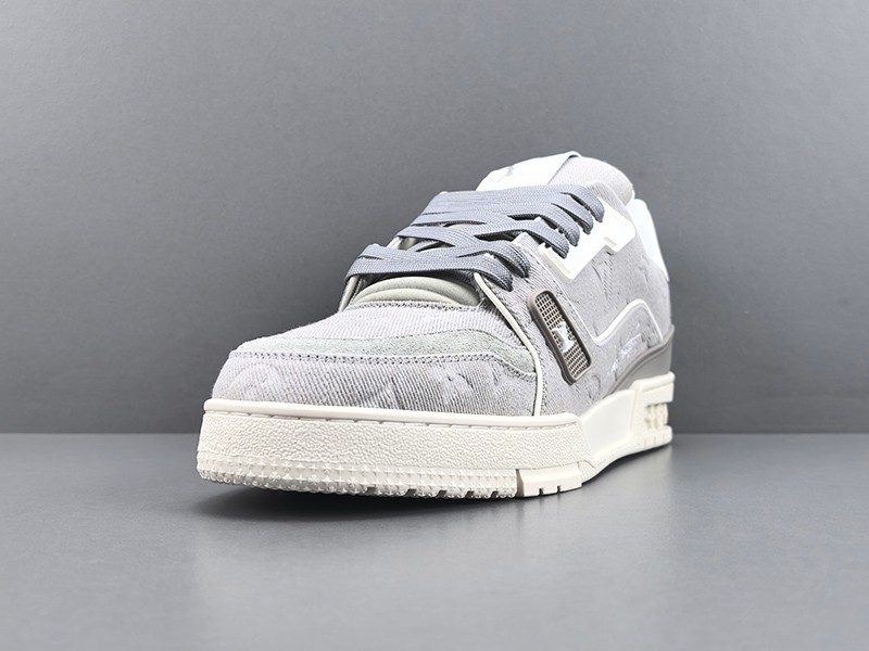 LV Trainer Sneaker 100