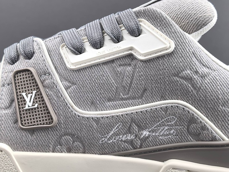 LV Trainer Sneaker 100