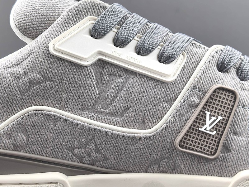 LV Trainer Sneaker 100