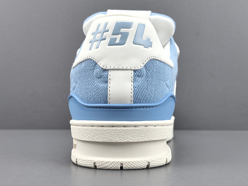 LV Trainer Sneaker 099