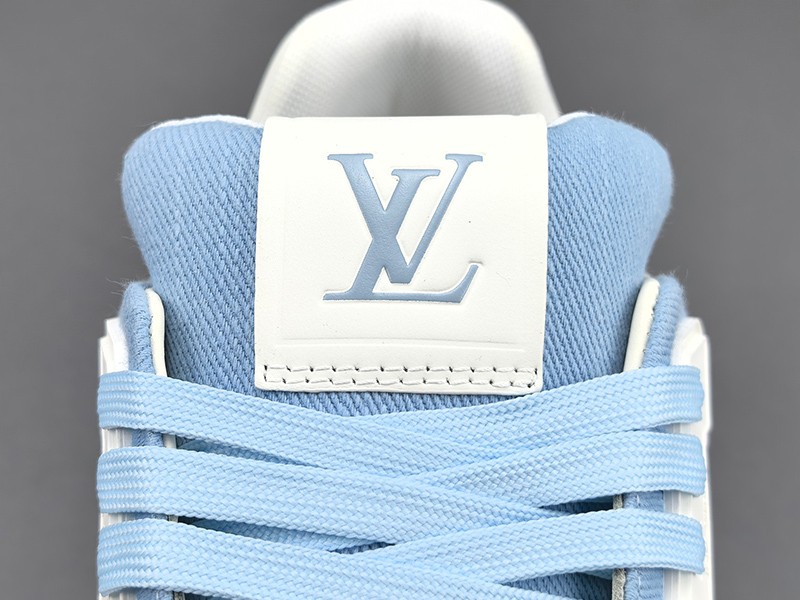 LV Trainer Sneaker 099