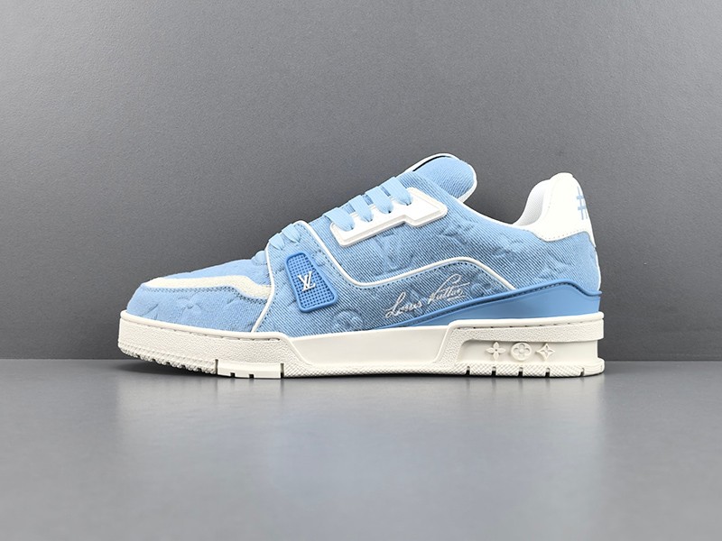 LV Trainer Sneaker 099
