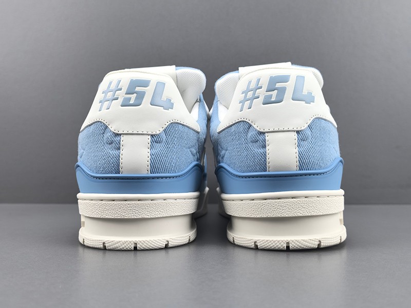 LV Trainer Sneaker 099