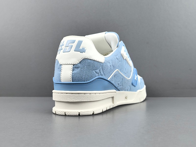 LV Trainer Sneaker 099